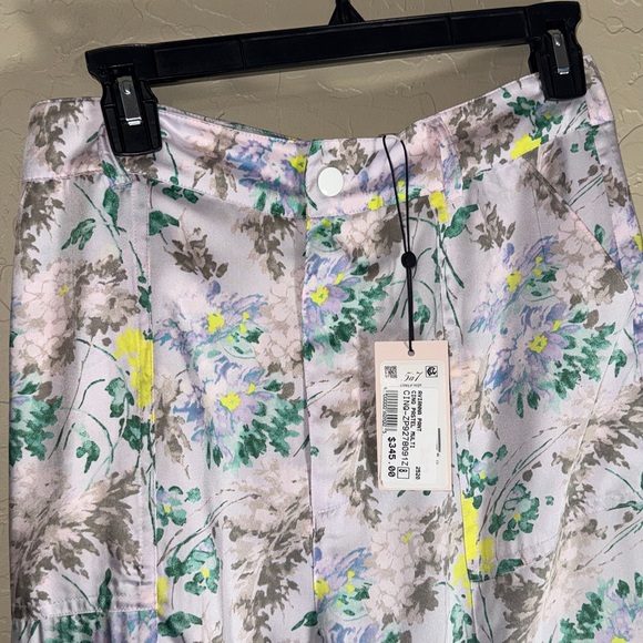 Cinq À Sept Avianna purple floral print cargo pants Women's size 8. NWT. - Picture 5 of 10